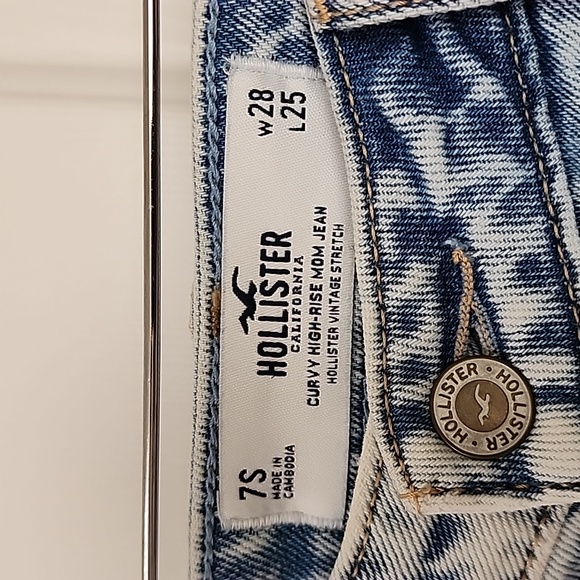 Hollister Distressed Jeans - sz 7 - Picture 2 of 3